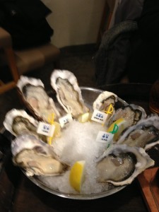 小さめに撮った生牡蠣のお皿