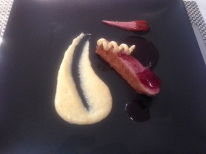 お肉料理は鴨でした。